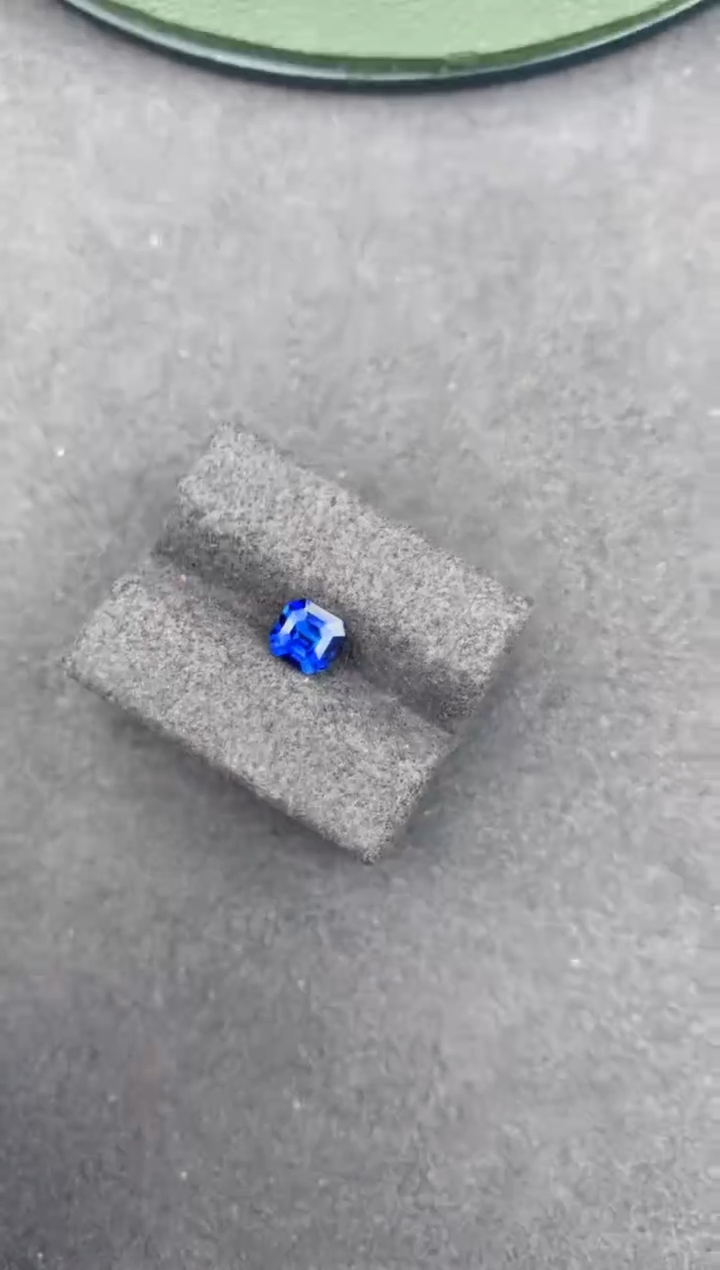 【闪购商品】蓝宝石裸石未镶嵌1ct皇家蓝