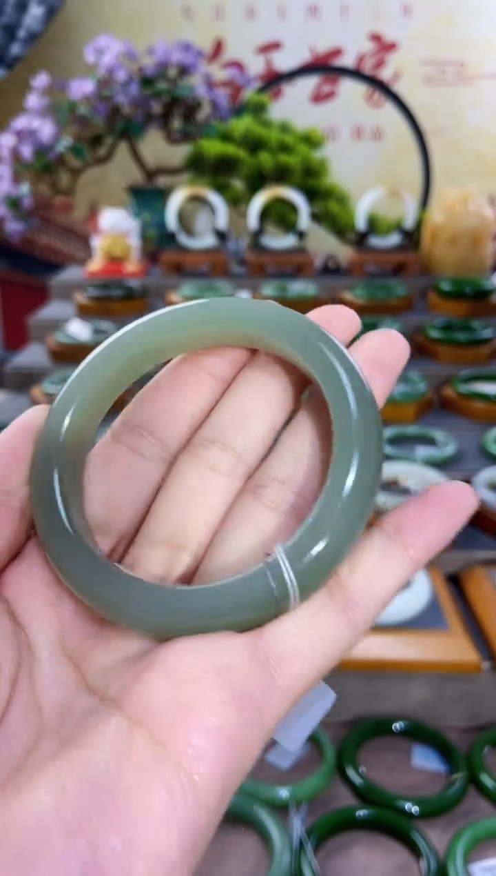 【闪购商品】和田玉手镯未镶嵌晴水手镯55