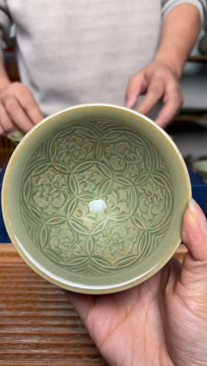 【闪购商品】其他橄榄绿斗笠盏 套钱牡丹纹