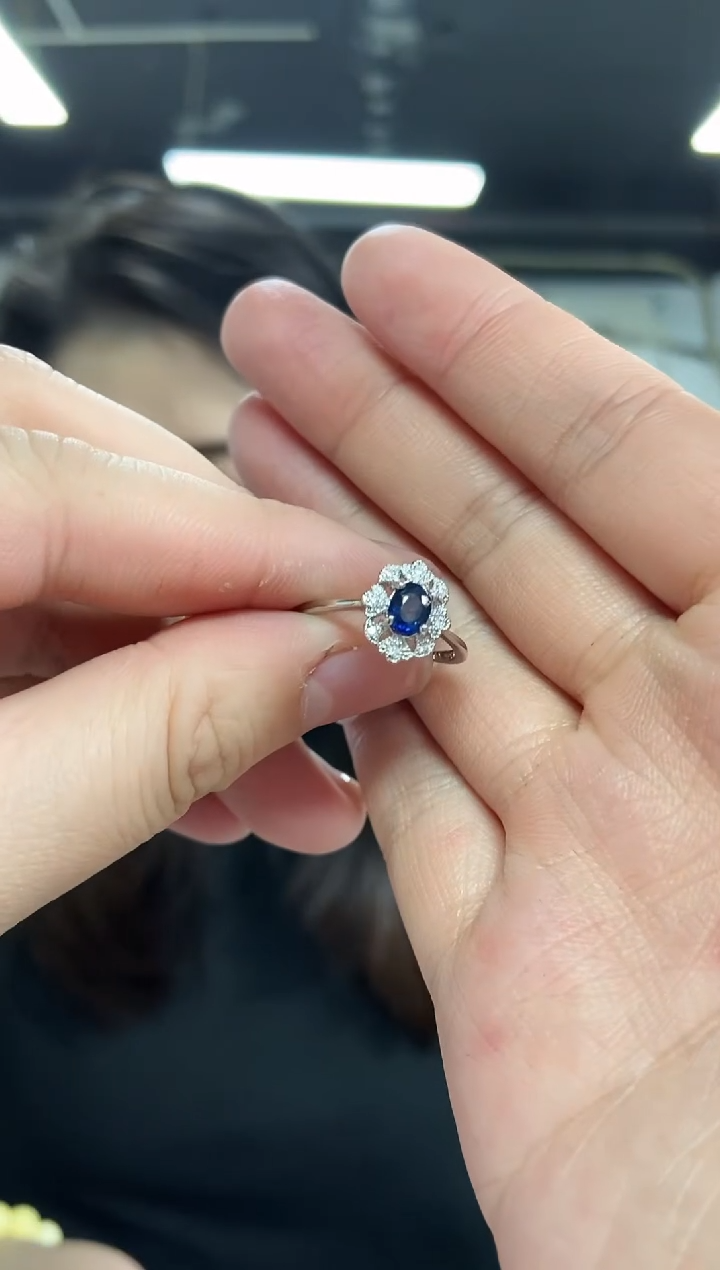 【闪购商品】蓝宝石戒指未镶嵌多样性发其一颜色微差