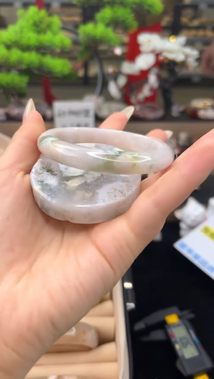 【闪购商品】石英质玉手镯未镶嵌59圈口（赠送镯心)22255