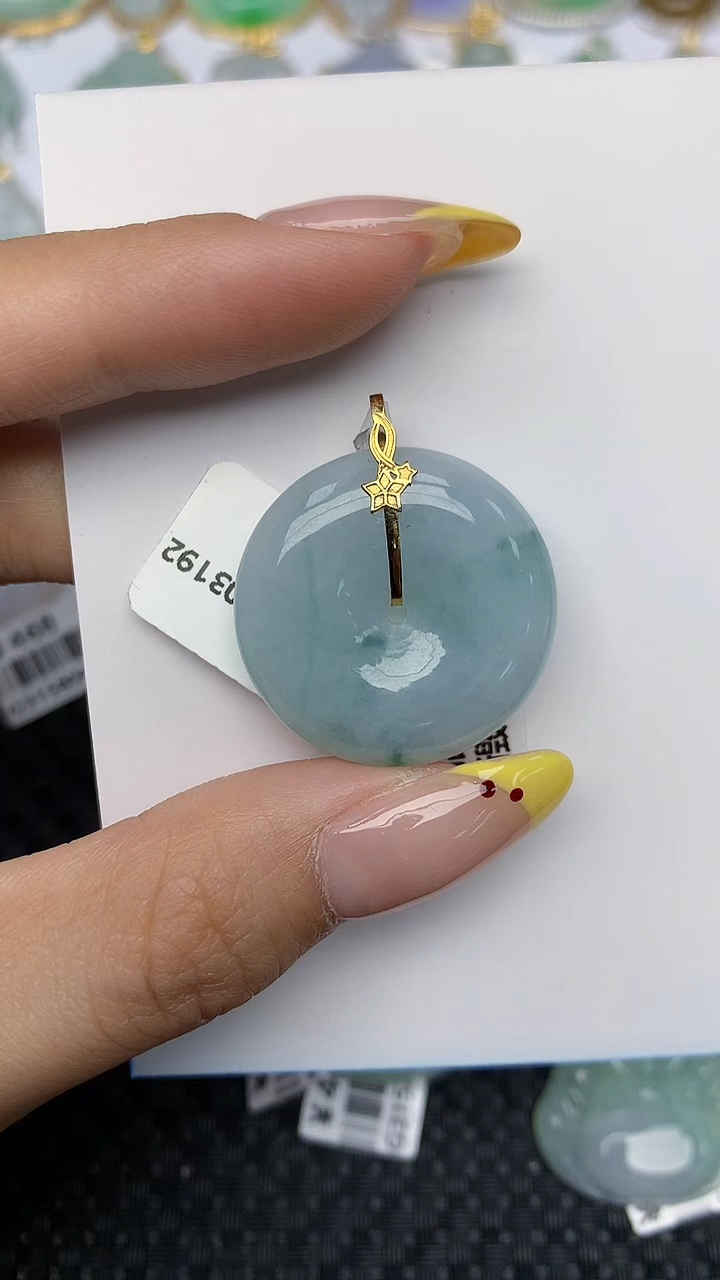翡翠18K金镶嵌项链天然翡翠A货