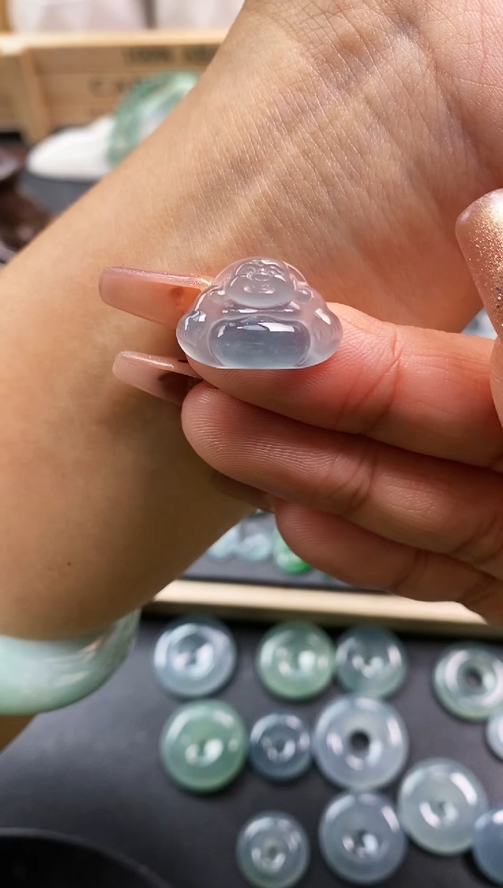 裸石翡翠?****.佛公 550  定向 蓝桉长在洱海边.