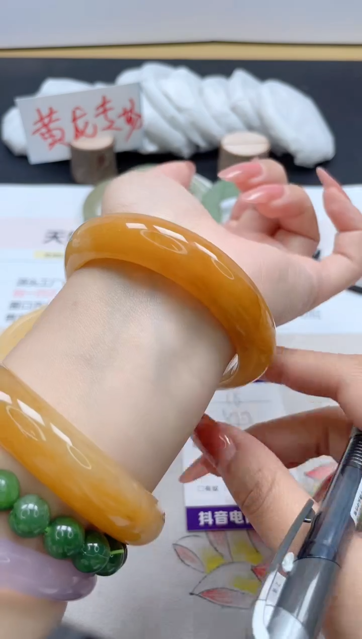 【闪购商品】石英质玉手镯未镶嵌18/57.7