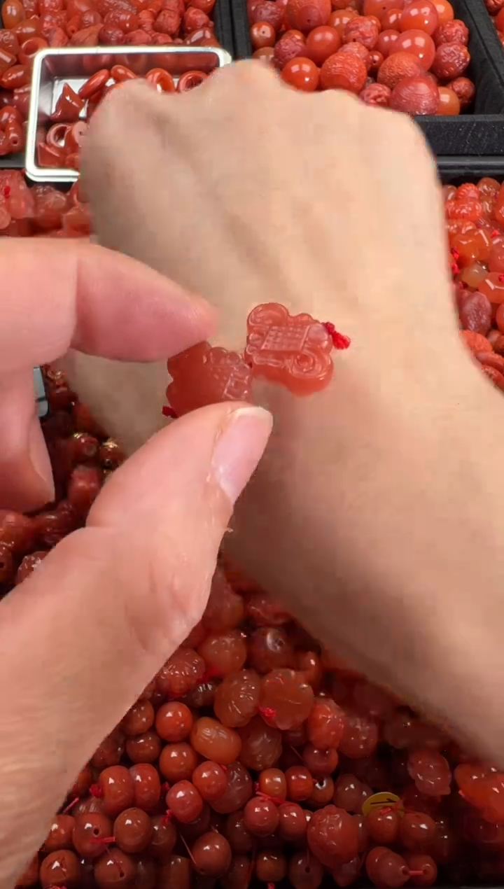 【闪购商品】南红玛瑙颈饰未镶嵌1
