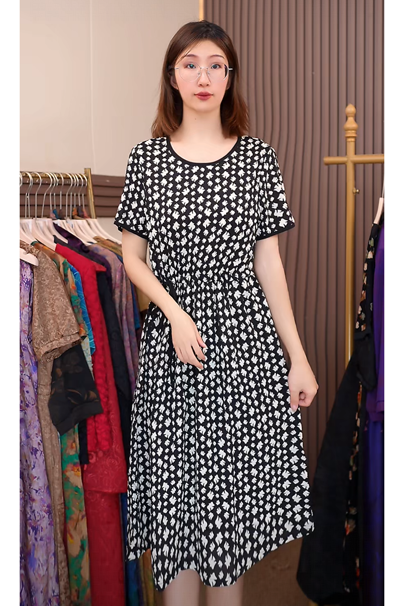 【圆领莺声燕语】新款显白遮肉连衣裙L