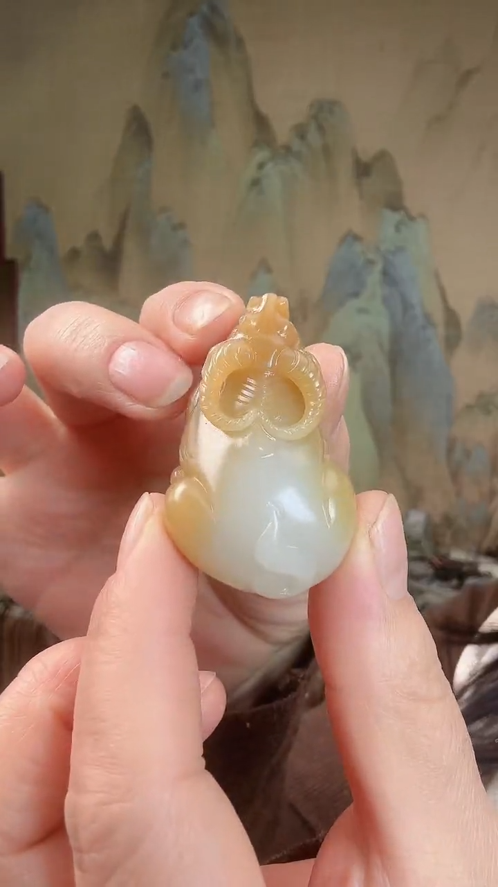 颈饰未镶嵌和田玉.