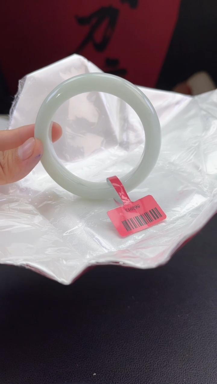 翡翠未镶嵌手镯6翡翠手镯