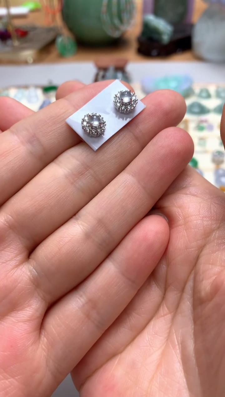 颈饰未镶嵌翡翠蛋面耳钉