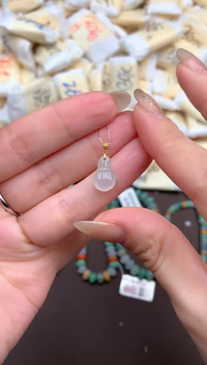 【闪购商品】翡翠挂件18K金镶嵌—