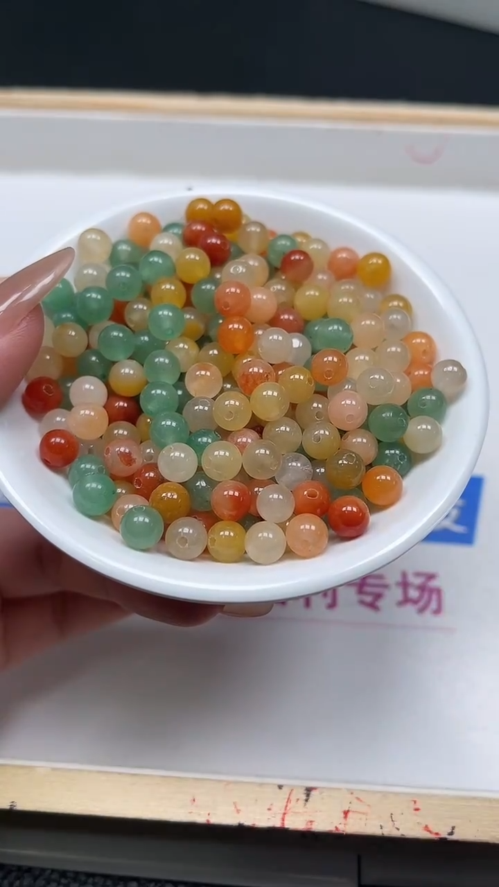 未镶嵌散珠石英质玉E65 三彩金丝玉（带绿）6mm30颗5.8元