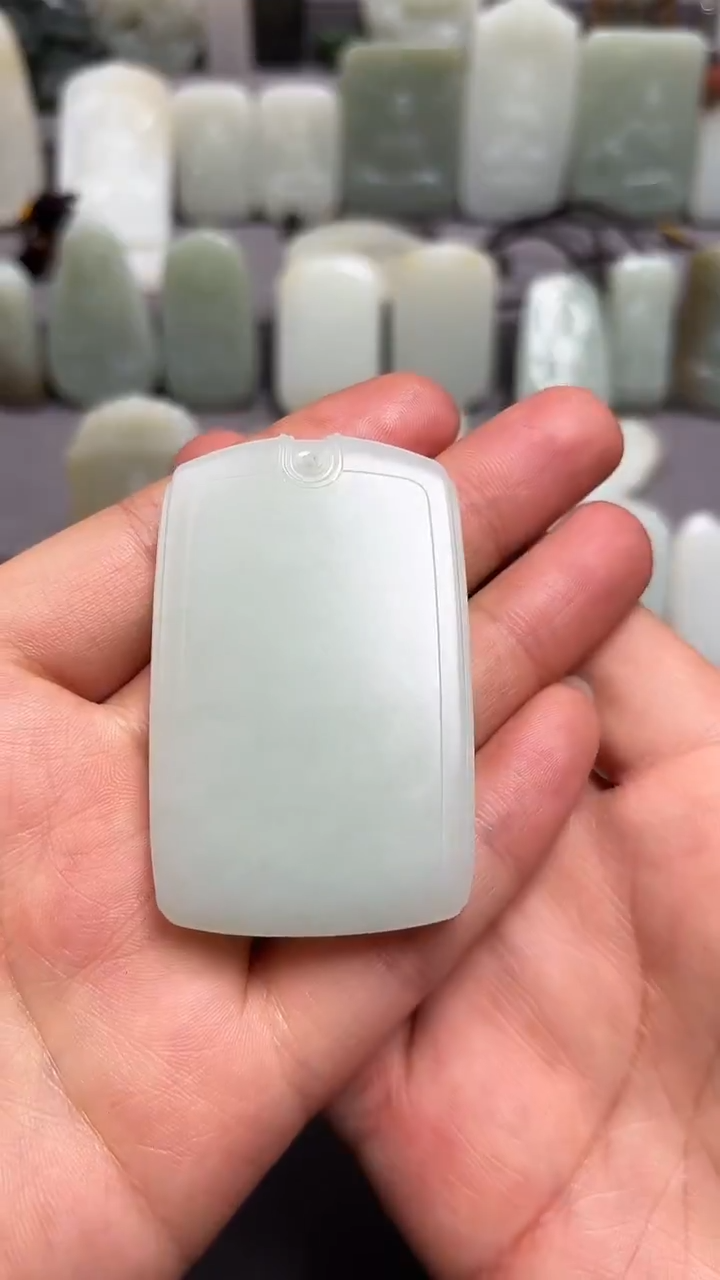 颈饰未镶嵌和田玉.