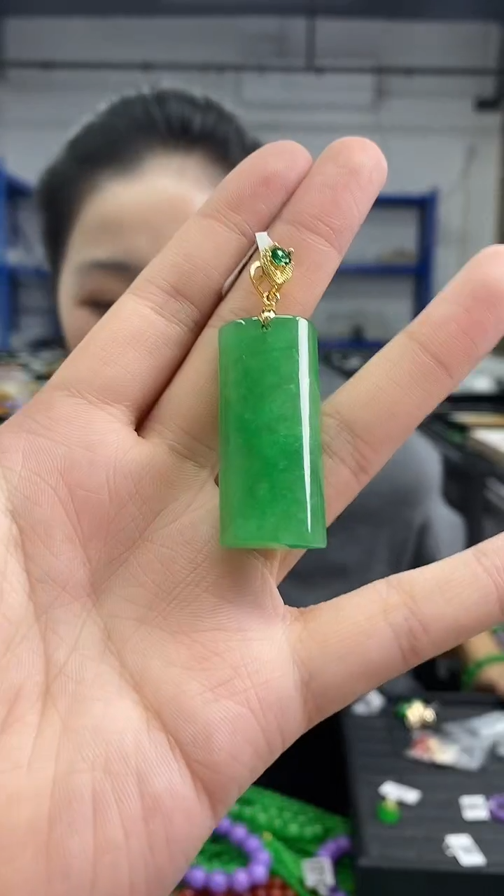 颈饰未镶嵌翡翠多样性发其一颜色微差