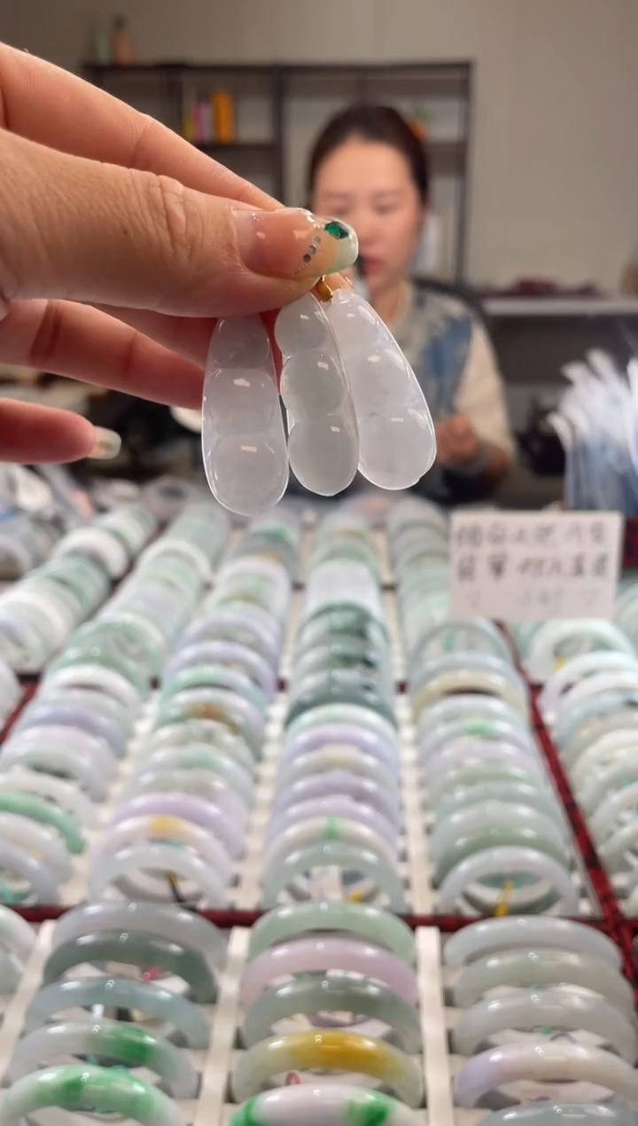 颈饰未镶嵌翡翠多样性发一