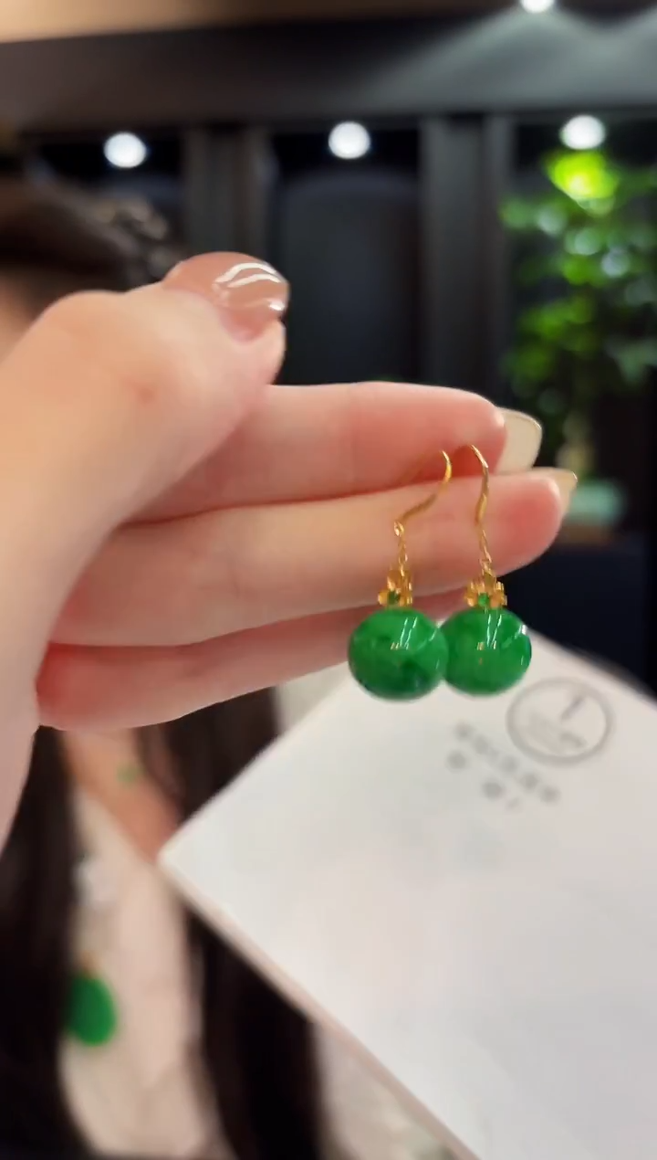 18K金镶嵌翡翠耳饰 缅料A货/支持复检/一件