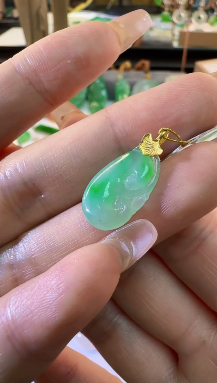 【闪购商品】翡翠颈饰18K金镶嵌缅甸翡翠A货挂件