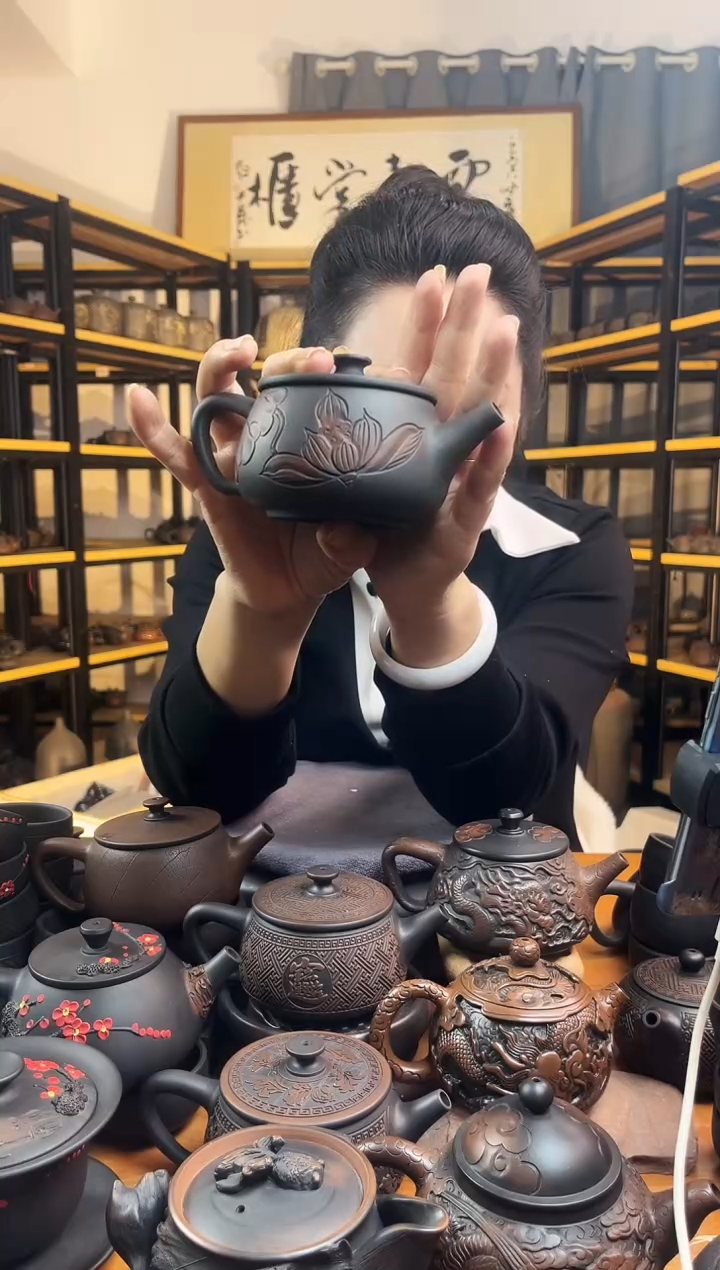 【闪购商品】壶瑕疵无礼盒 半雕大口汉瓦 荷花