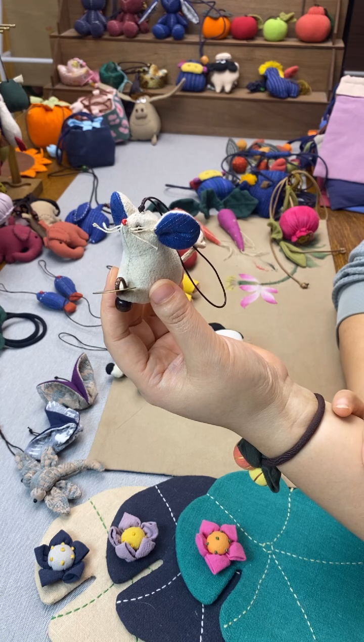 布艺抱钱鼠 挂件