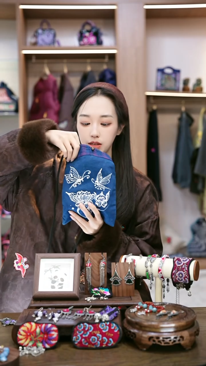 织绣L19黔东南苗族刺绣