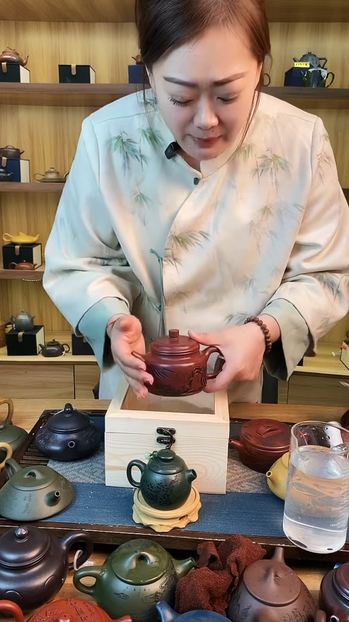 【闪购商品】紫砂茶壶龙血砂观山德钟壶【雪】