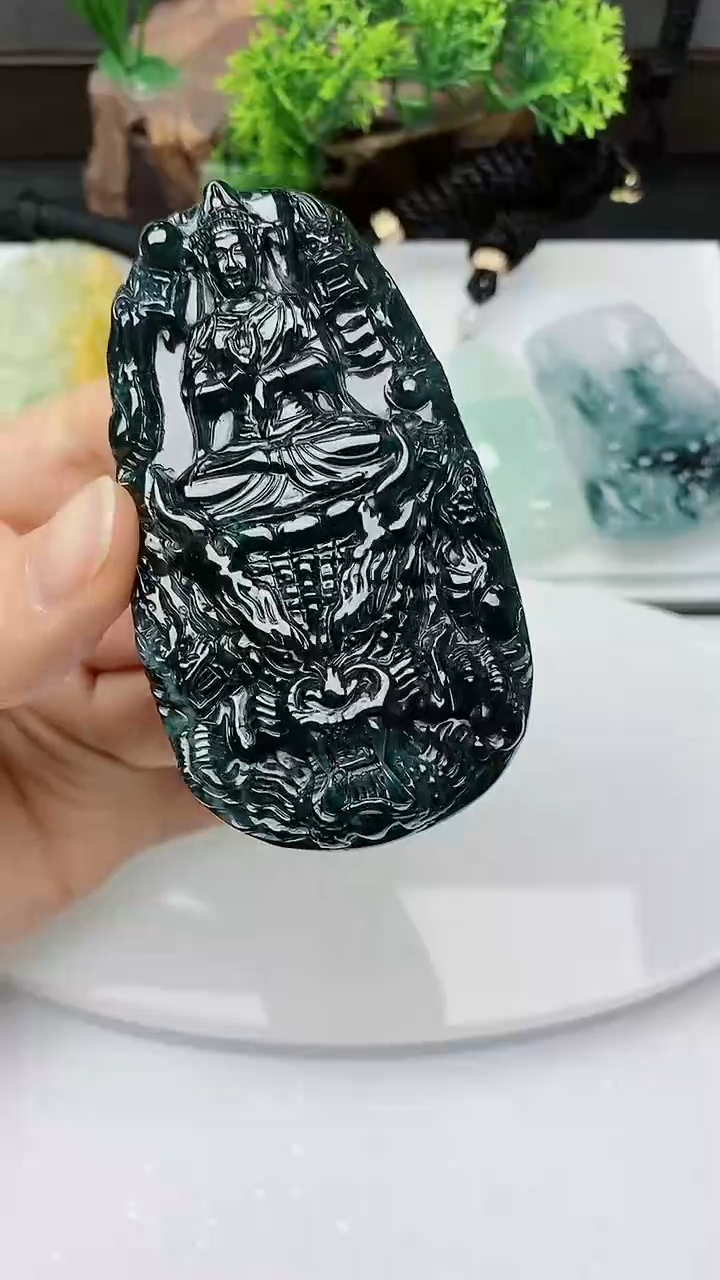【闪购商品】翡翠颈饰未镶嵌        