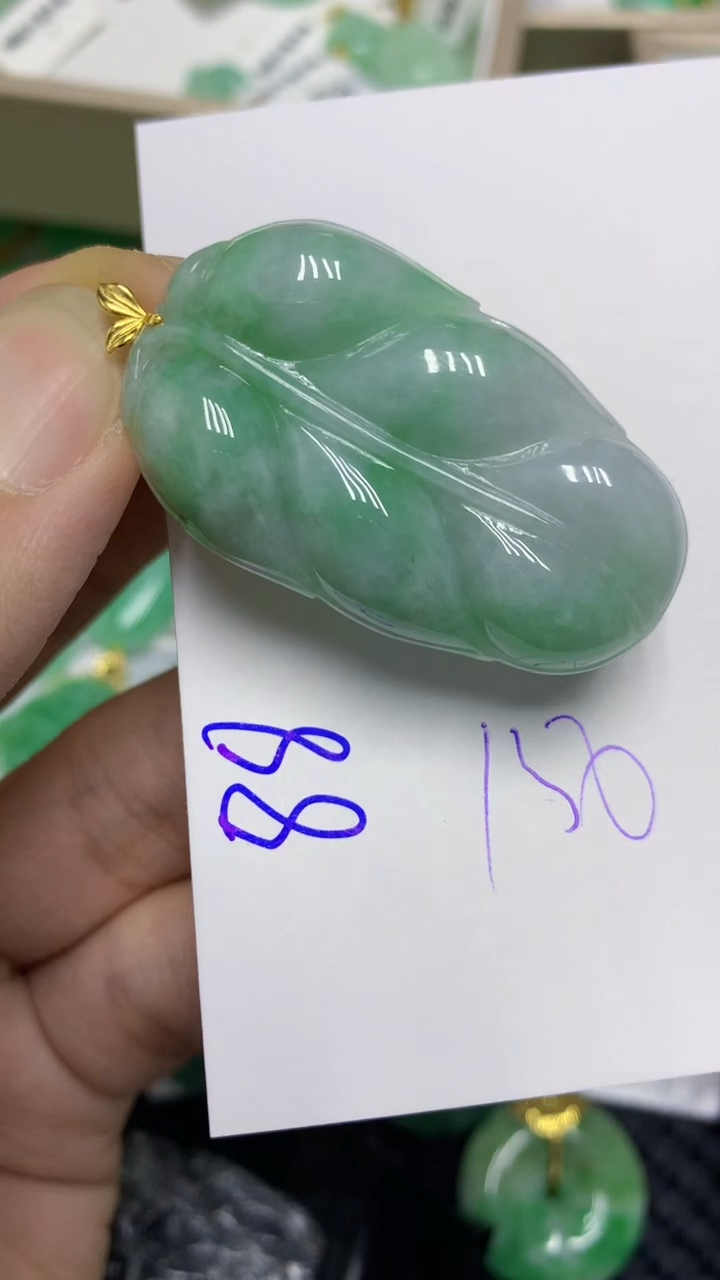 颈饰18K金镶嵌翡翠缅甸A货翡翠