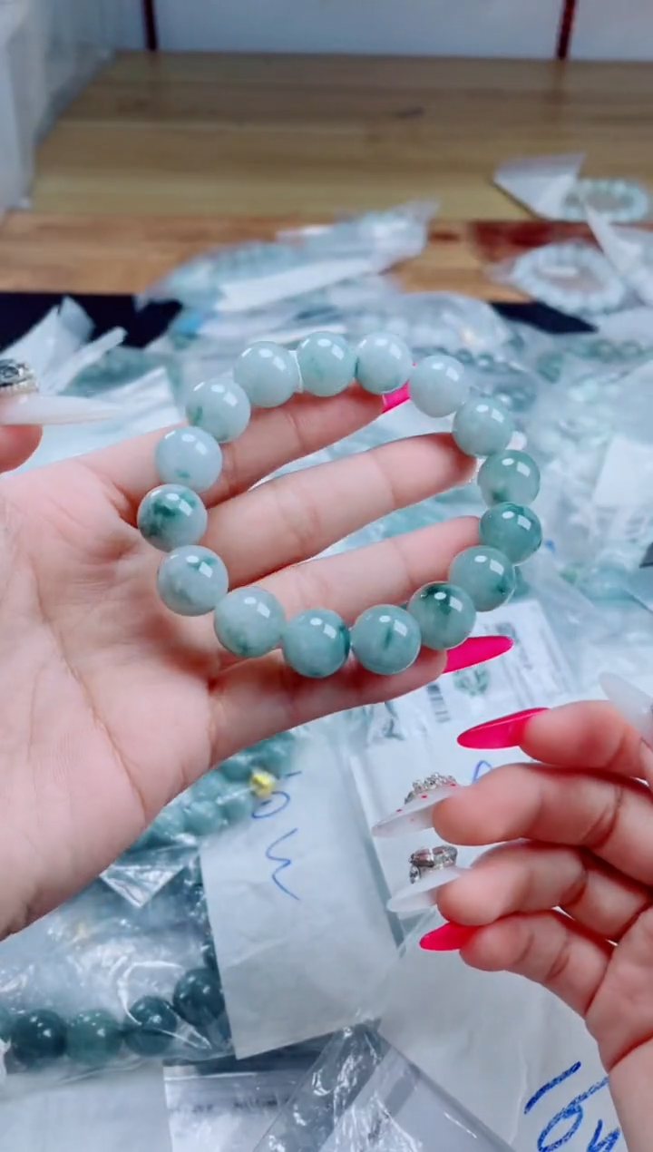定制翡翠未镶嵌珠串