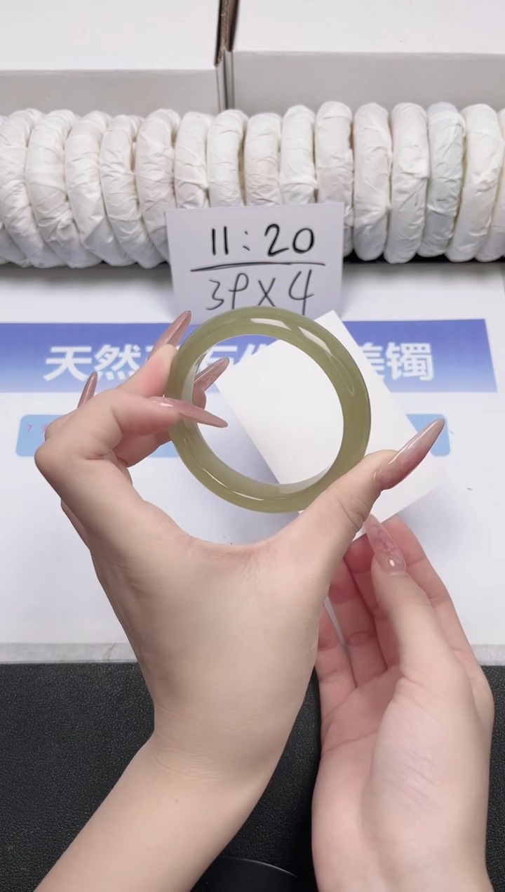 未镶嵌手镯石英质玉9-56.5