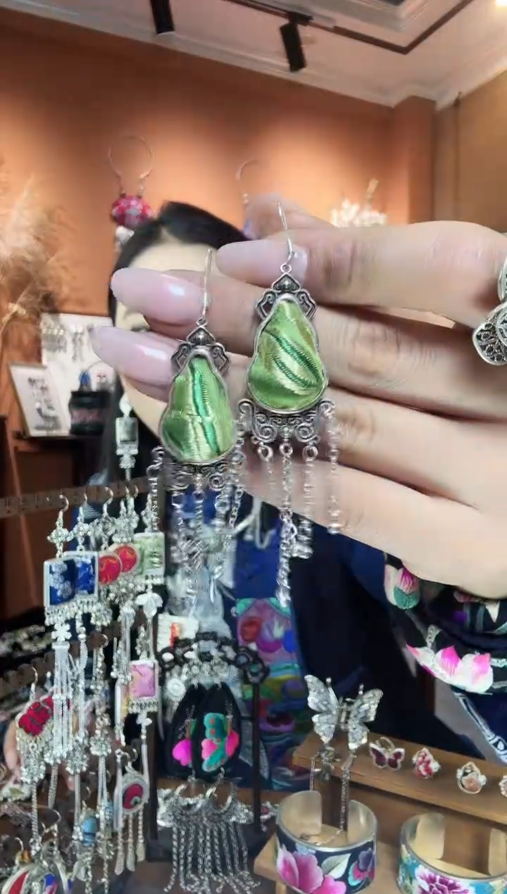 【闪购商品】刺绣纯手工民族风耳环