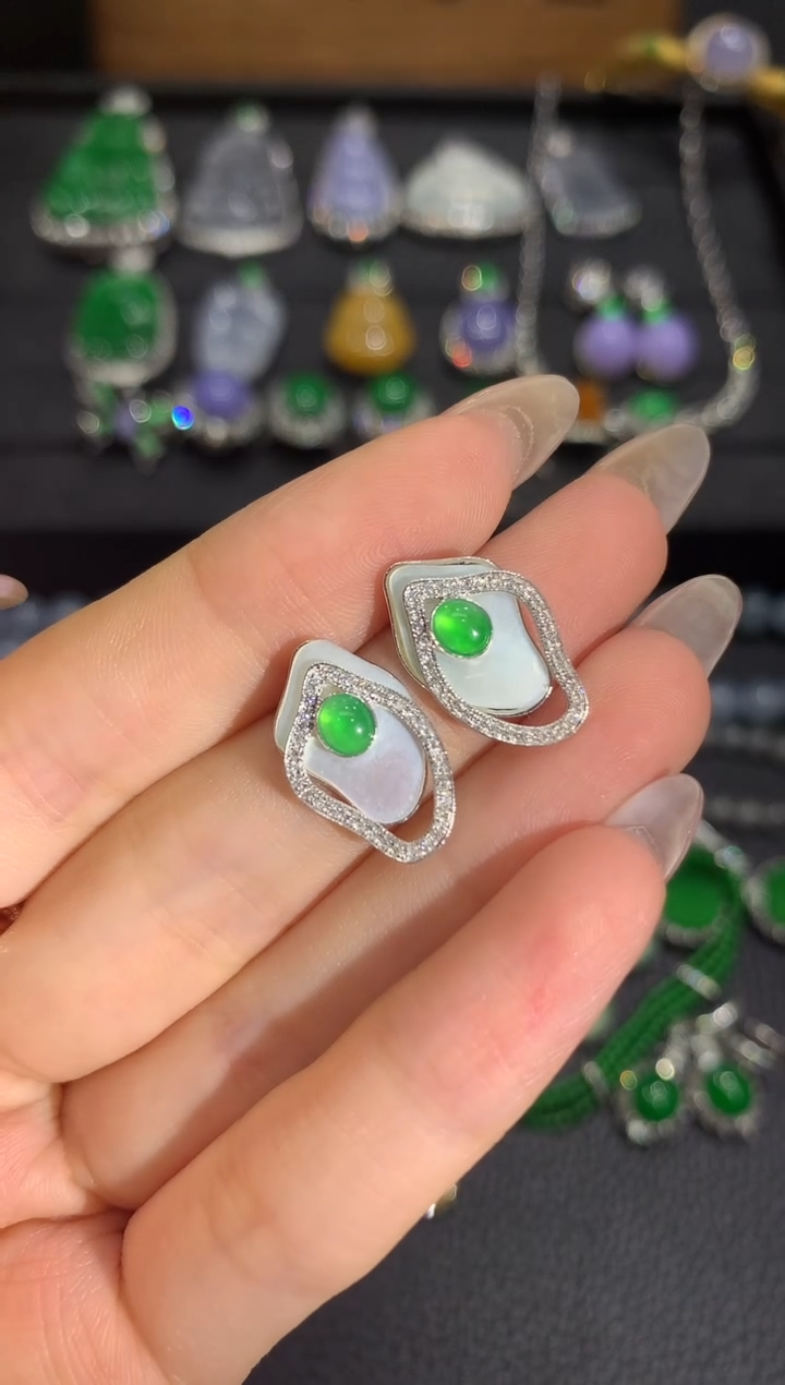 18K金镶嵌翡翠耳饰11