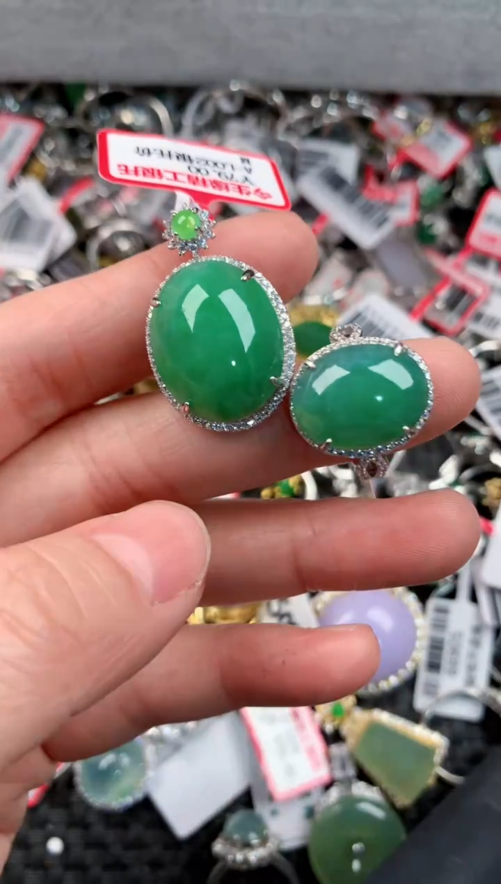 银S925镶嵌戒指翡翠888       1