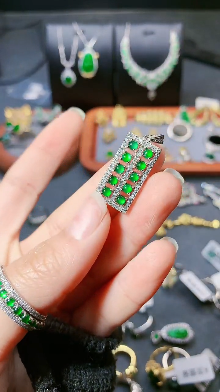 【闪购商品】翡翠颈饰银S925镶嵌吊坠