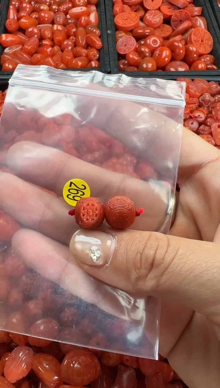 【闪购商品】南红玛瑙颈饰未镶嵌1