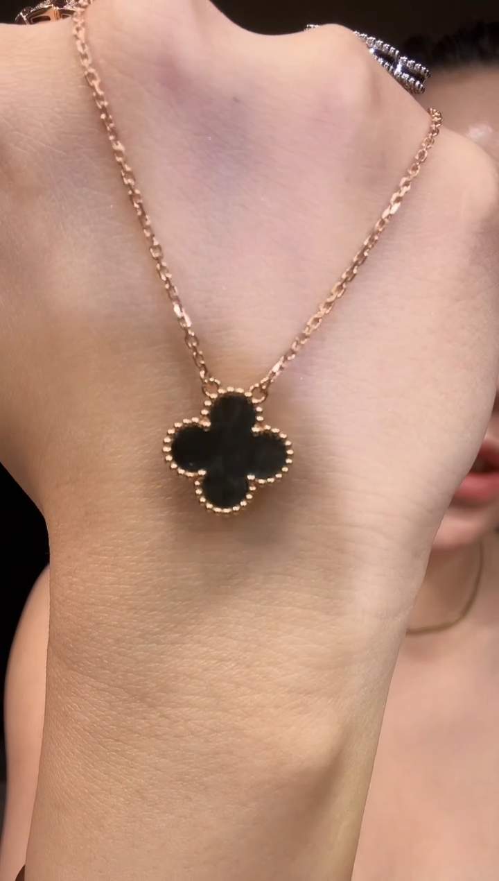 项链贝壳（贝母）18K金镶嵌灰贝四叶草项链