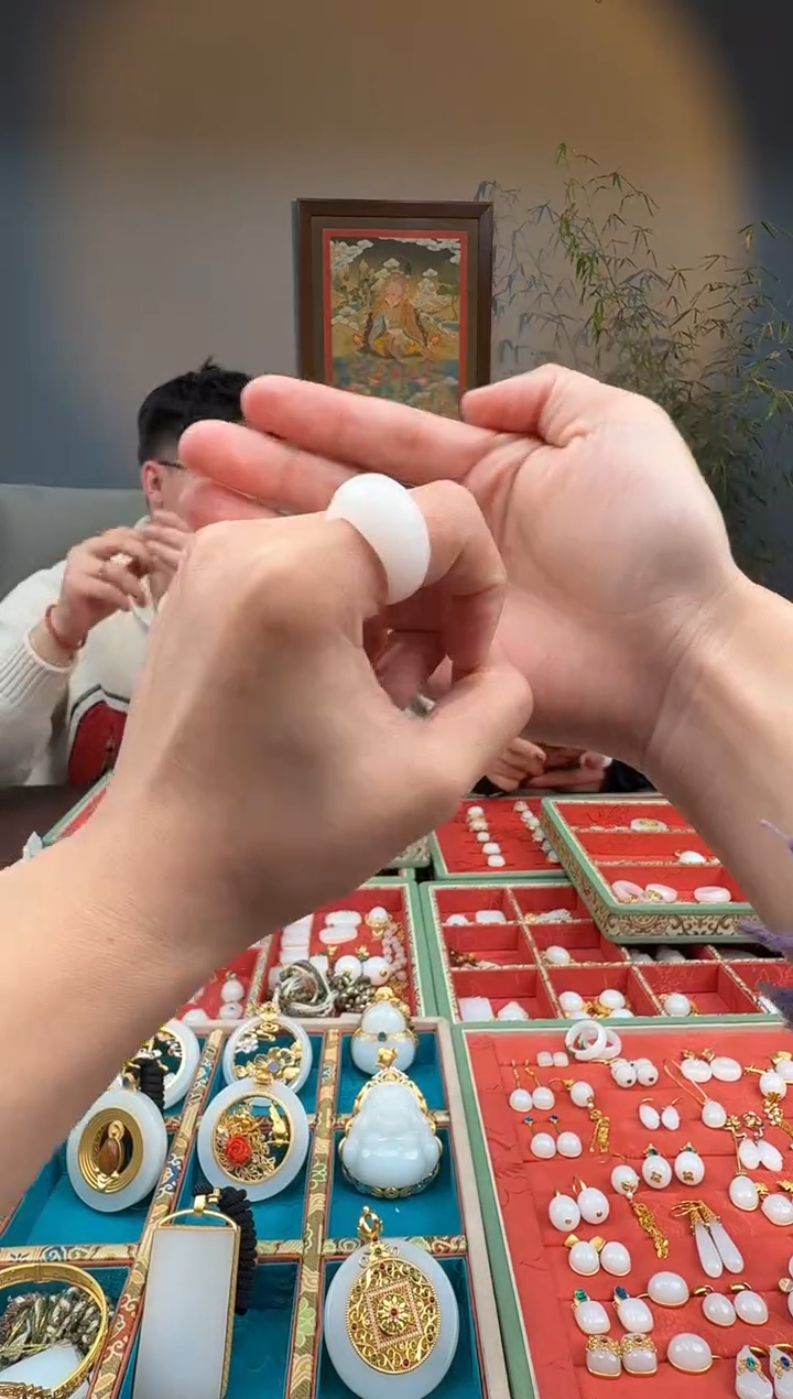 颈饰未镶嵌和田玉34-609-12.3多样性拍一发一（圈口备注)