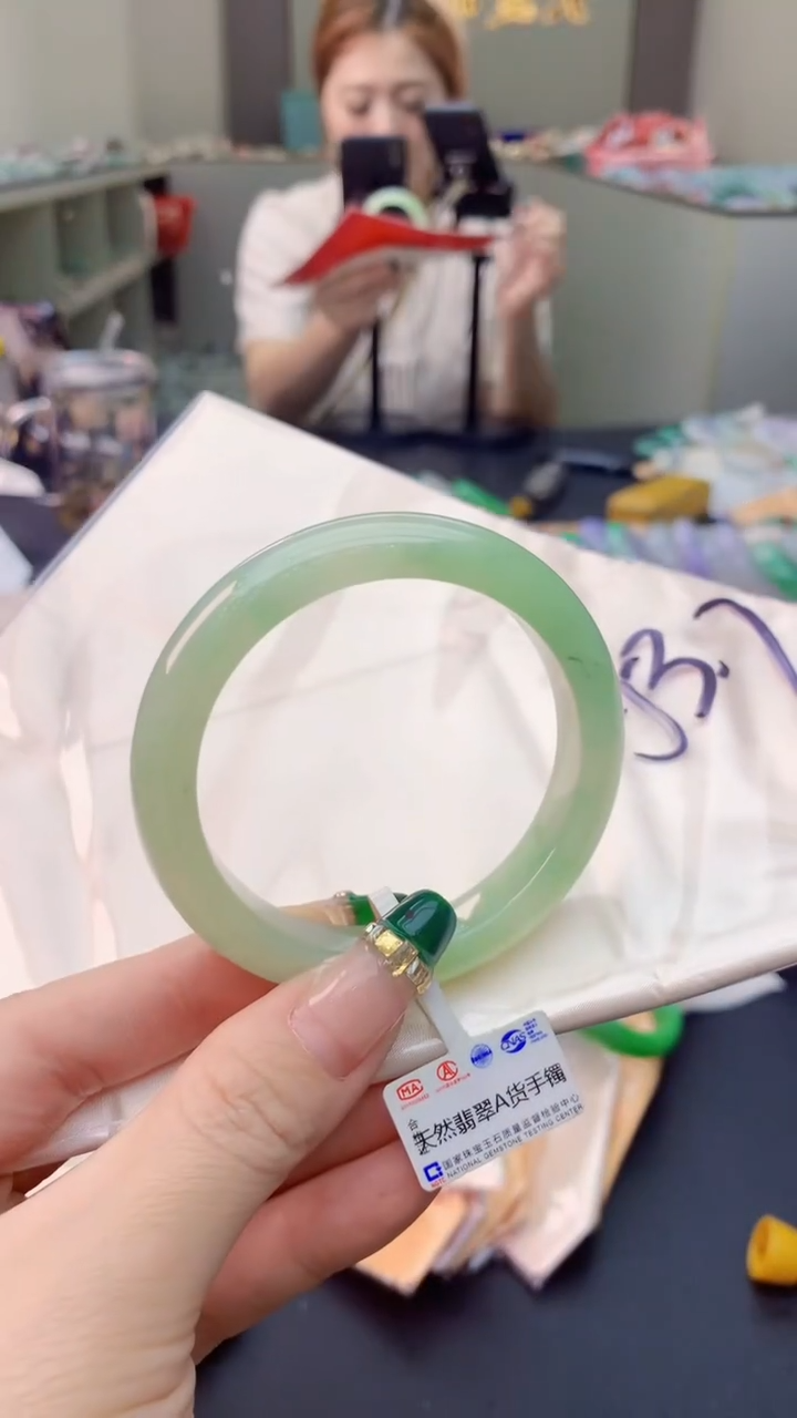 翡翠手镯未镶嵌0902486778