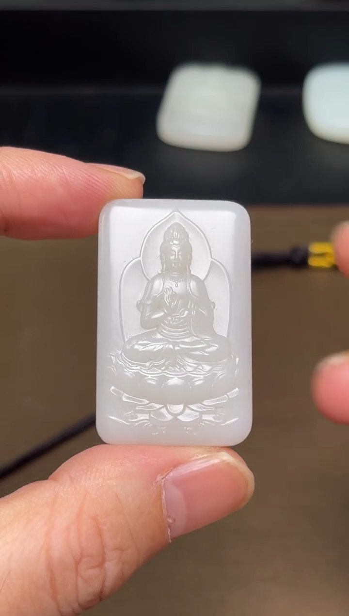 颈饰未镶嵌和田玉18 通