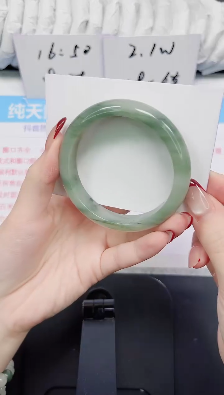 【闪购商品】石英质玉手镯未镶嵌218