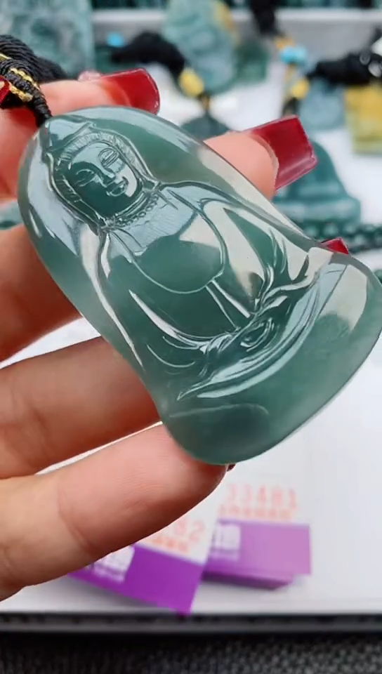 【闪购商品】翡翠颈饰未镶嵌              