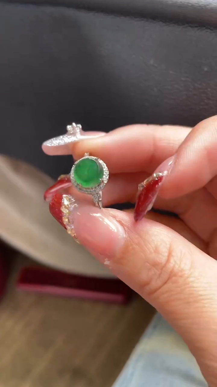 【闪购商品】翡翠颈饰未镶嵌      *46
