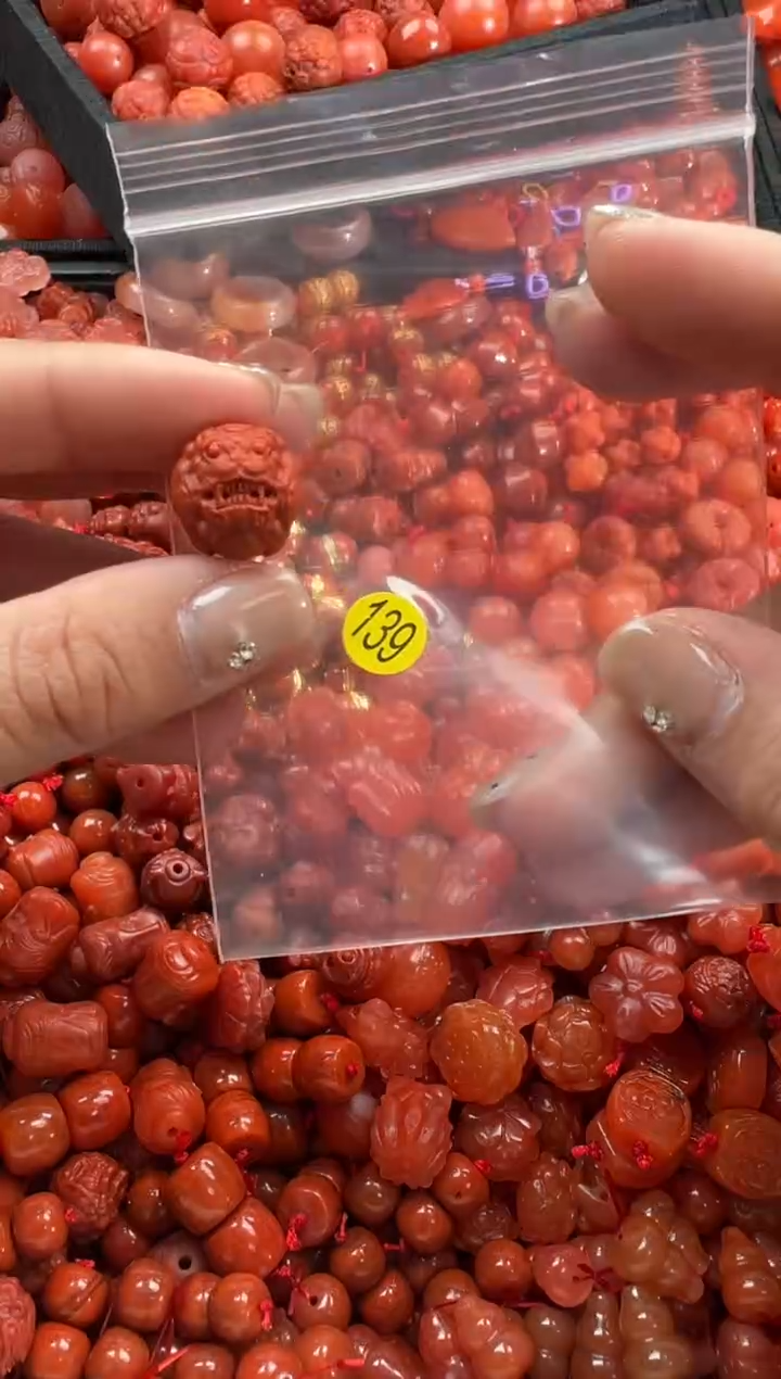 【闪购商品】南红玛瑙颈饰未镶嵌1