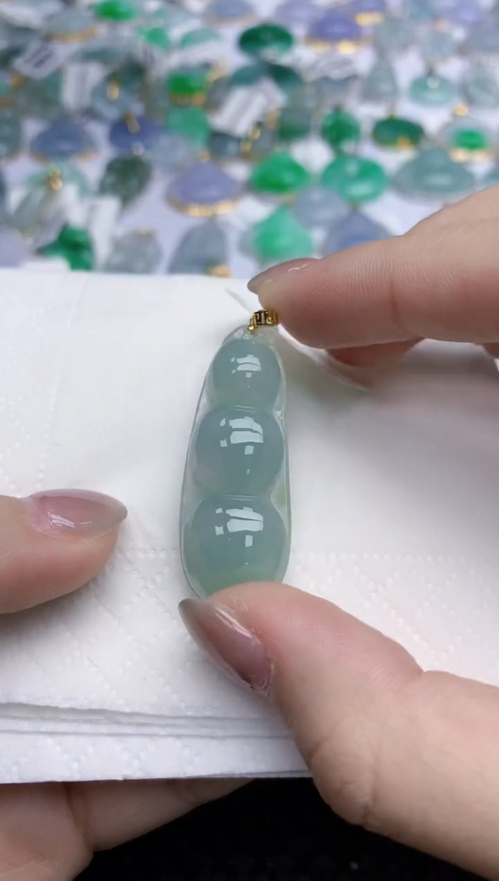 【闪购商品】翡翠颈饰未镶嵌天然翡翠A货