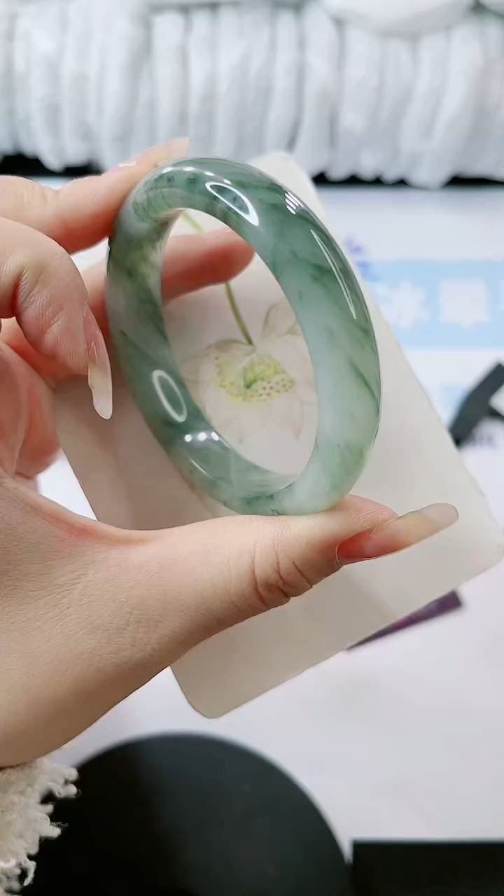 【闪购商品】石英质玉手镯未镶嵌多样性发货F139