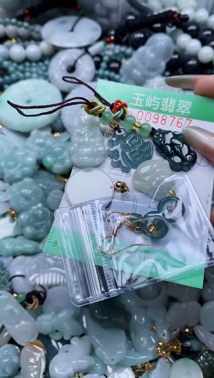 【闪购商品】翡翠未镶嵌颈饰闪购0098767