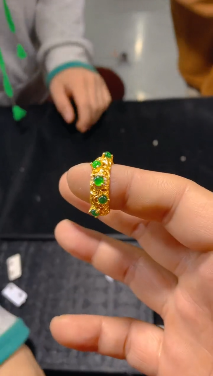 【闪购商品】定制翡翠未镶嵌天然A货翡翠假一罚四（多样性发货）