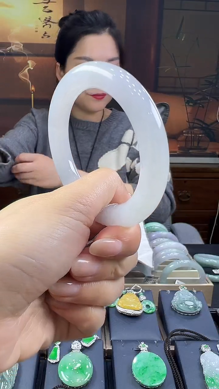 未镶嵌手镯翡翠手镯