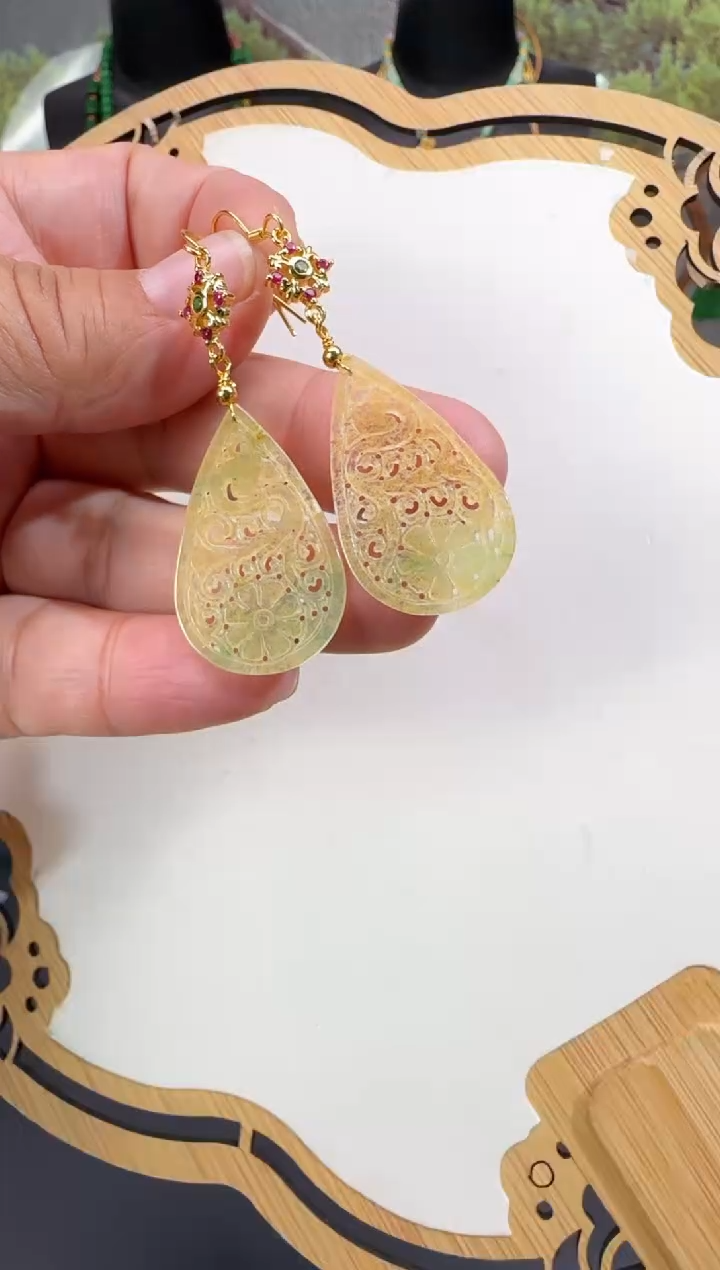 【闪购商品】翡翠颈饰未镶嵌牌子