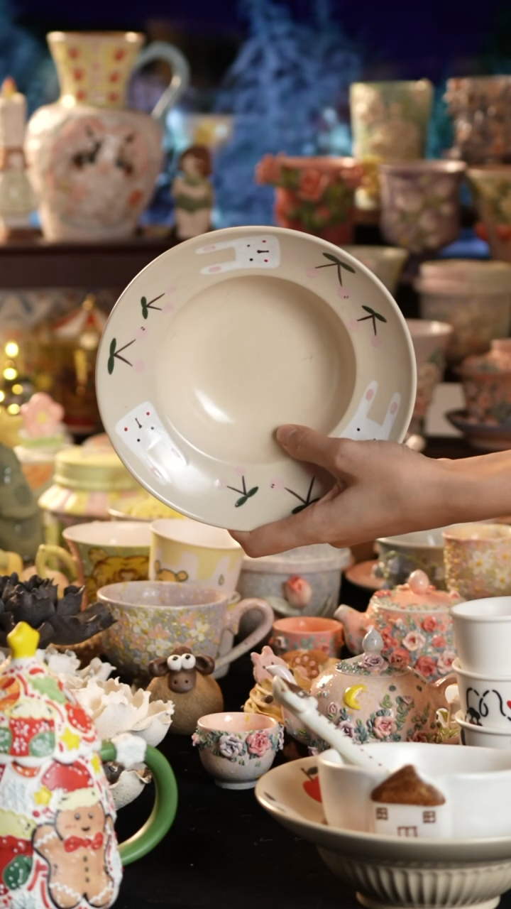 摆件陶景德镇釉下彩手绘设计师款陶瓷