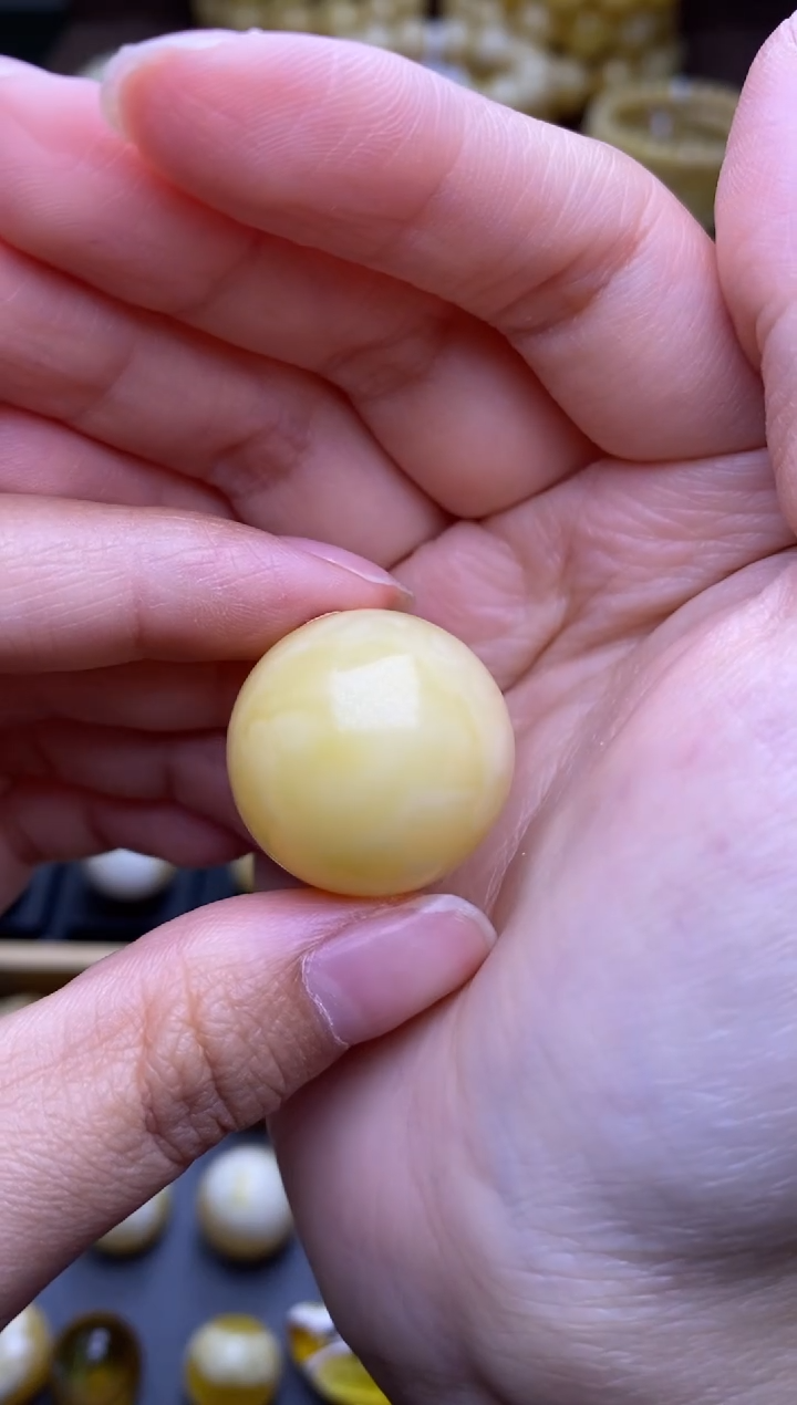 【闪购商品】琥珀裸石未镶嵌 大小姐珠宝严选186