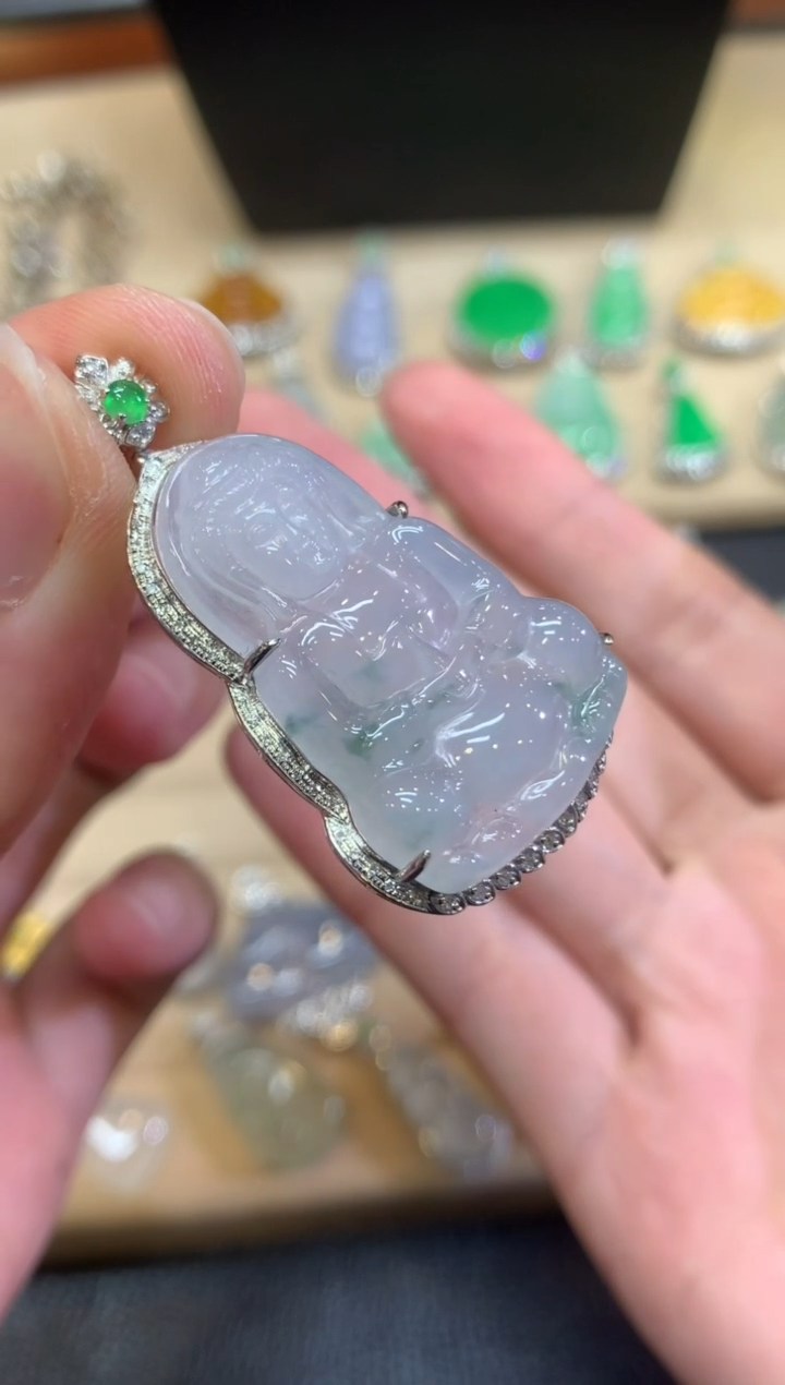 翡翠18K金镶嵌颈饰观音【无服务费】